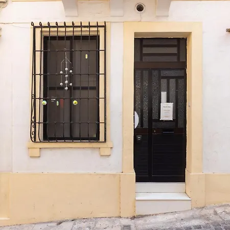 Private Garden In Shared Maisonette, Balluta Bay, W Live-in Cat * Saint Julian's